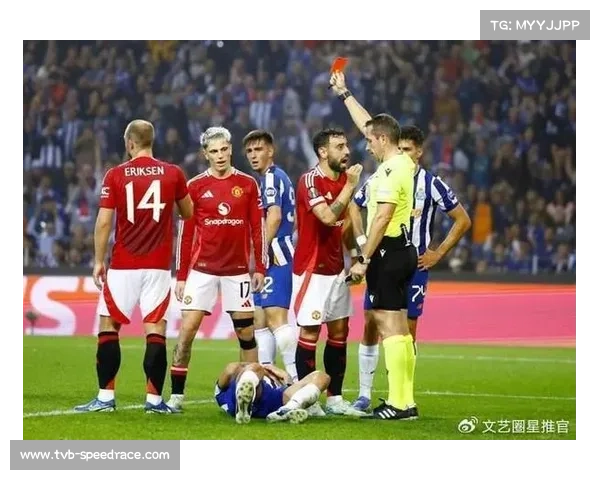 曼联小将莱西情绪失控两黄变一红离场